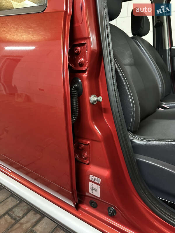 Позашляховик / Кросовер Dacia Sandero StepWay 2011 в Хоролі