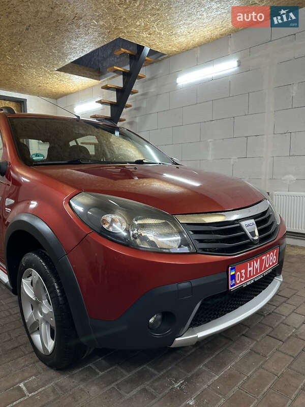 Позашляховик / Кросовер Dacia Sandero StepWay 2011 в Хоролі