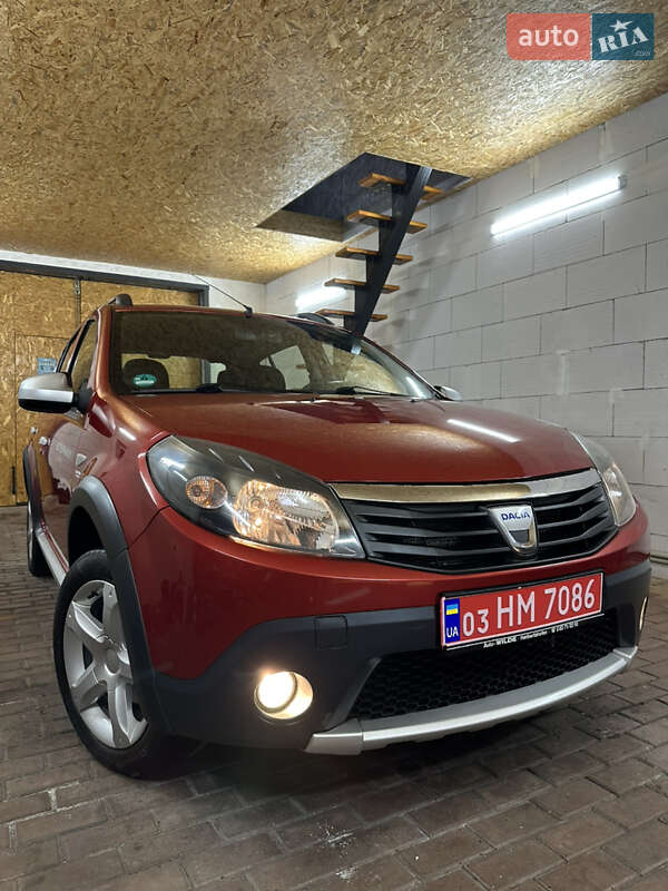 Позашляховик / Кросовер Dacia Sandero StepWay 2011 в Хоролі