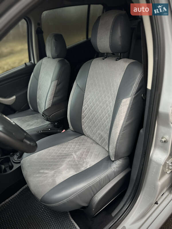 Внедорожник / Кроссовер Dacia Sandero StepWay 2012 в Сумах