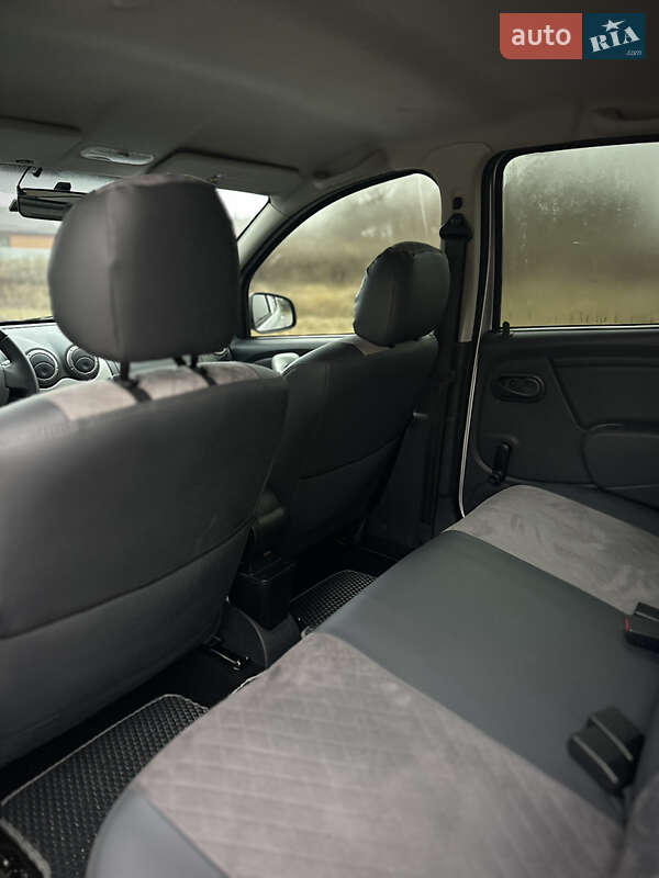 Внедорожник / Кроссовер Dacia Sandero StepWay 2012 в Сумах