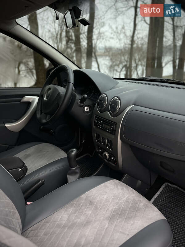 Внедорожник / Кроссовер Dacia Sandero StepWay 2012 в Сумах