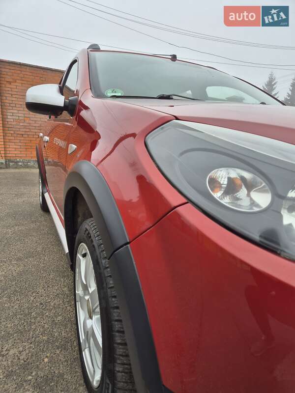 Внедорожник / Кроссовер Dacia Sandero StepWay 2012 в Стрые