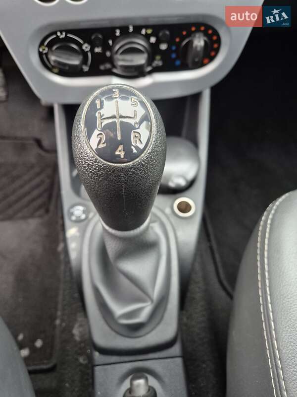 Внедорожник / Кроссовер Dacia Sandero StepWay 2012 в Стрые