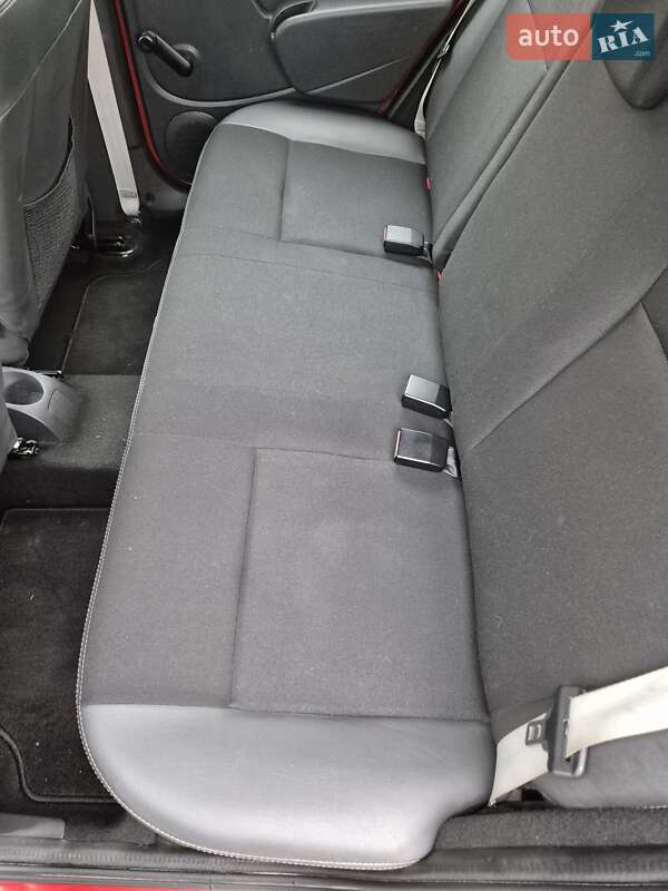 Внедорожник / Кроссовер Dacia Sandero StepWay 2012 в Стрые