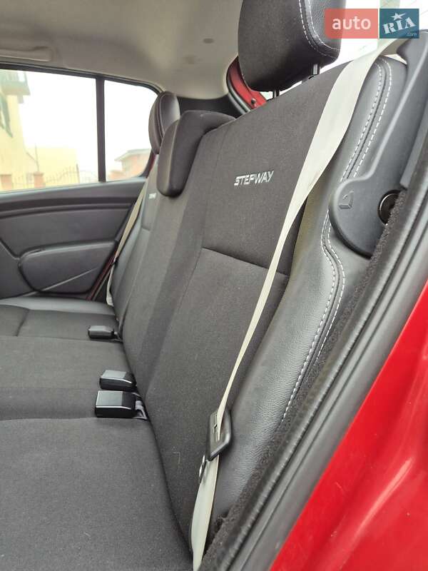 Внедорожник / Кроссовер Dacia Sandero StepWay 2012 в Стрые