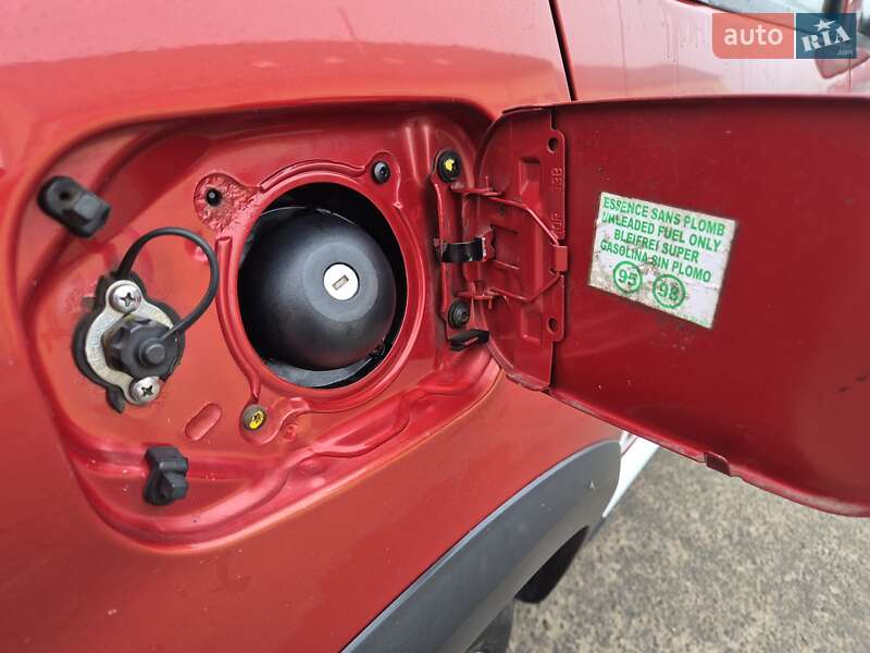 Внедорожник / Кроссовер Dacia Sandero StepWay 2012 в Стрые