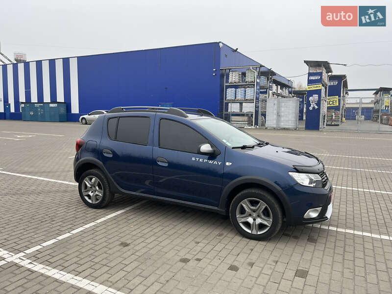 Внедорожник / Кроссовер Dacia Sandero StepWay 2017 в Дубно