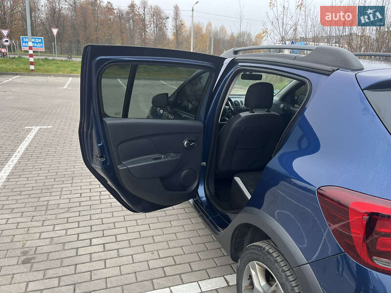 Внедорожник / Кроссовер Dacia Sandero StepWay 2017 в Дубно