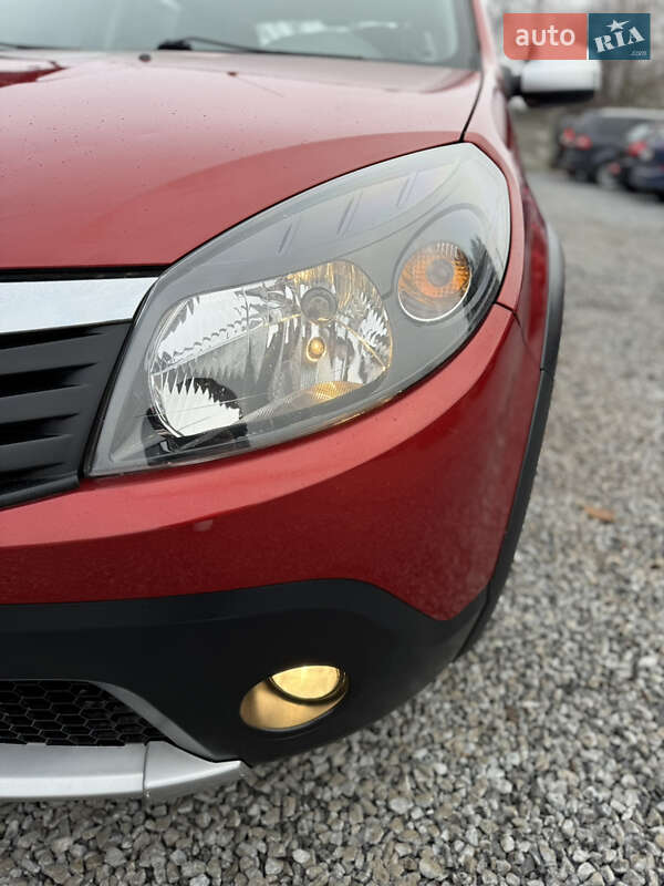 Внедорожник / Кроссовер Dacia Sandero StepWay 2011 в Луцке фото 29 Внедорожник / Кроссовер Dacia Sandero StepWay 2011 в Луцке