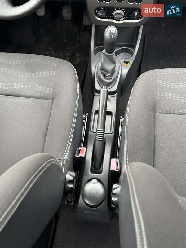 Внедорожник / Кроссовер Dacia Sandero StepWay 2011 в Луцке фото 82 Внедорожник / Кроссовер Dacia Sandero StepWay 2011 в Луцке