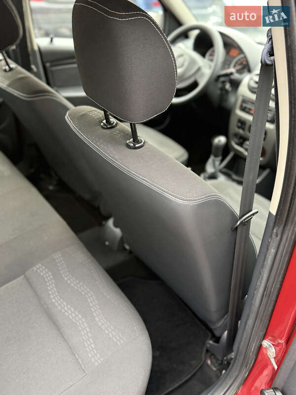 Внедорожник / Кроссовер Dacia Sandero StepWay 2011 в Луцке фото 85 Внедорожник / Кроссовер Dacia Sandero StepWay 2011 в Луцке