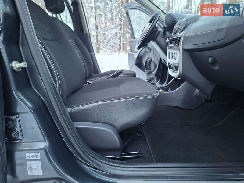 Внедорожник / Кроссовер Dacia Sandero StepWay 2010 в Кролевце фото 49 Внедорожник / Кроссовер Dacia Sandero StepWay 2010 в Кролевце