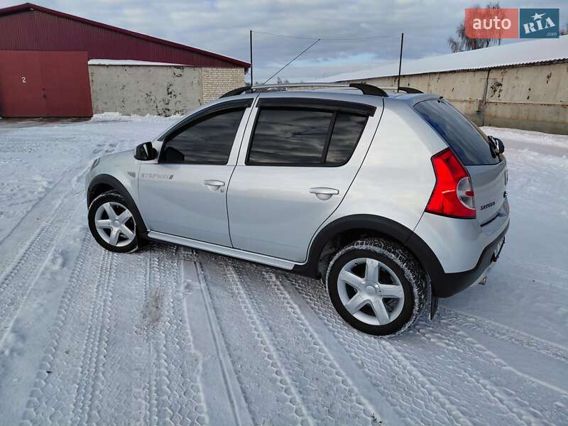 Позашляховик / Кросовер Dacia Sandero StepWay 2012 в Шостці