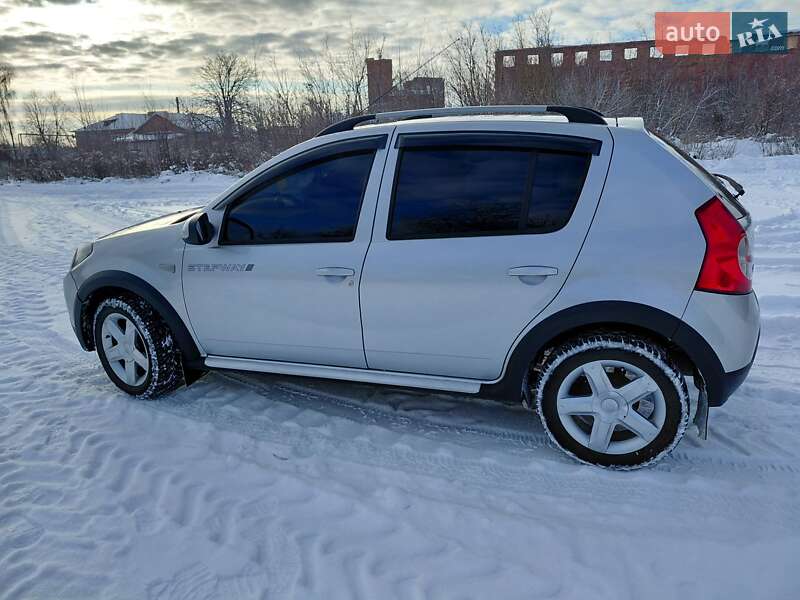 Позашляховик / Кросовер Dacia Sandero StepWay 2012 в Шостці