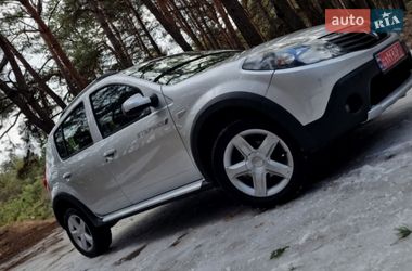Внедорожник / Кроссовер Dacia Sandero StepWay 2012 в Полтаве