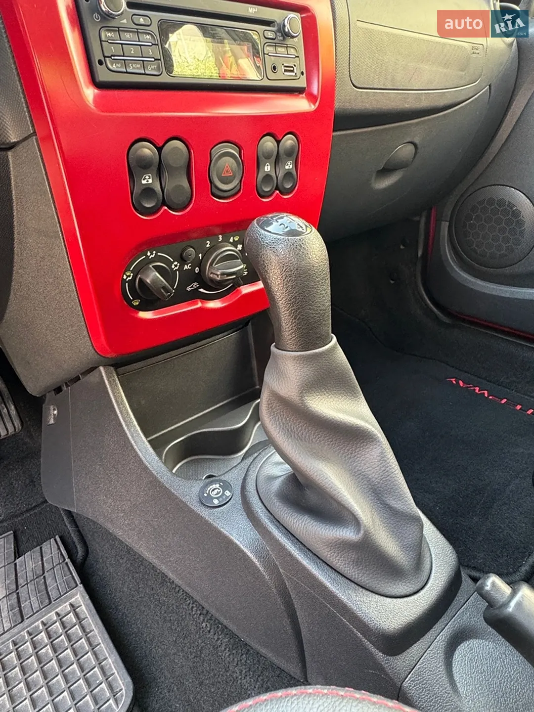 2012 Dacia Sandero - мініатюра 25
