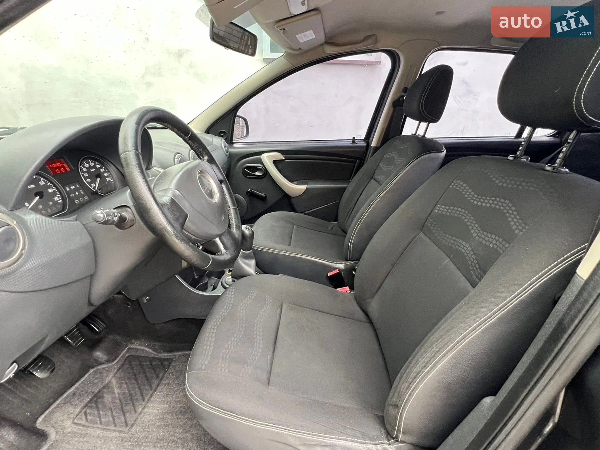 2010 Dacia Sandero - мініатюра 10