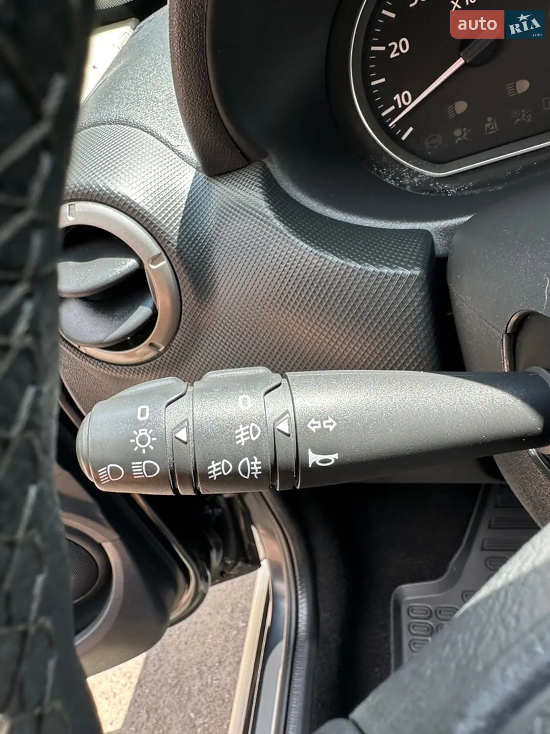 2010 Dacia Sandero - мініатюра 20