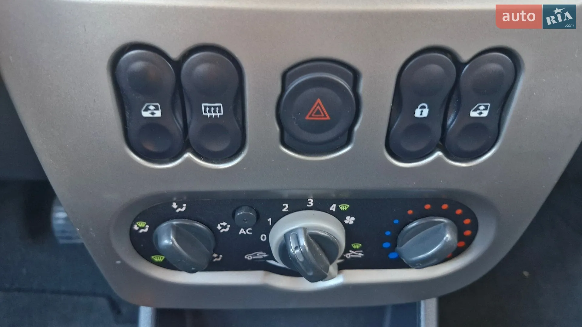 2011 Dacia Sandero - мініатюра 37