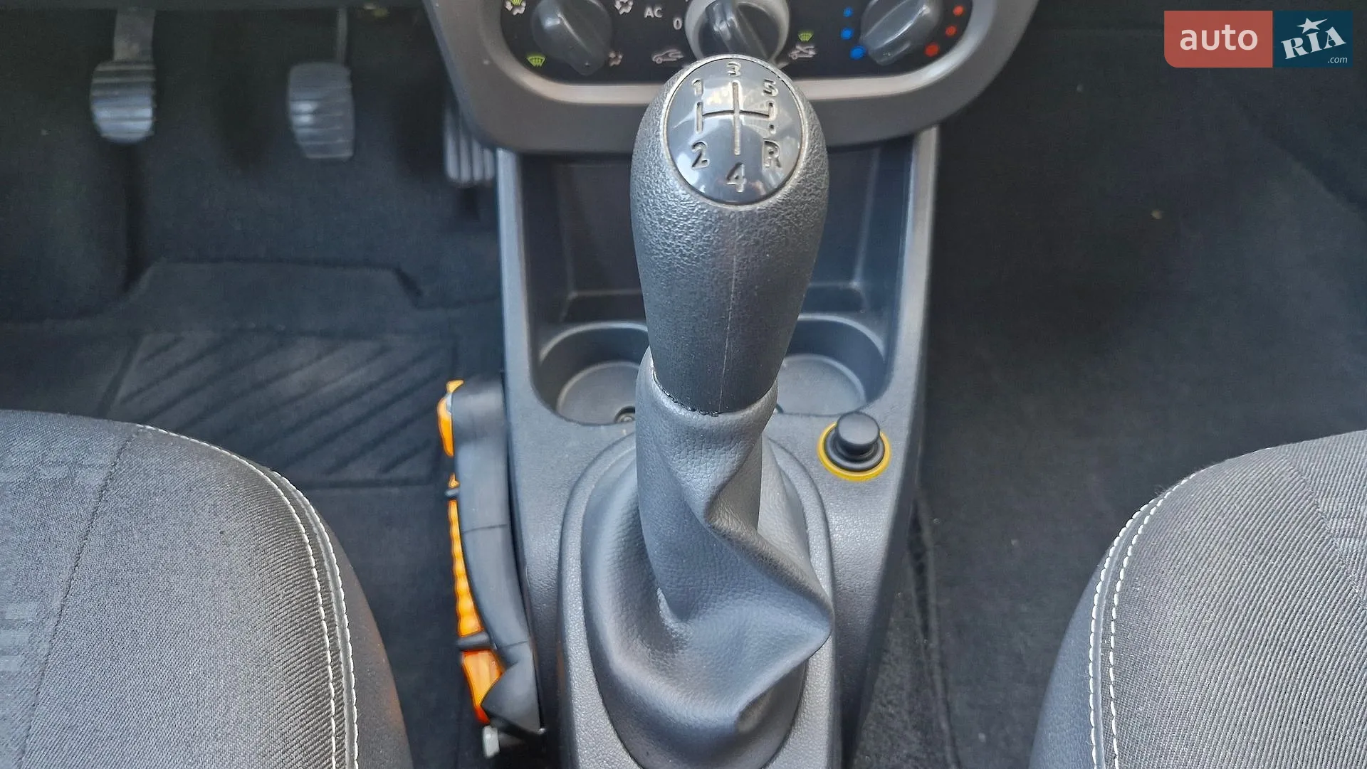 2011 Dacia Sandero - мініатюра 38
