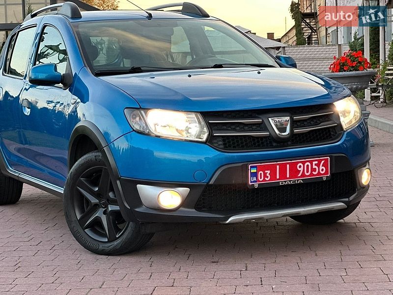 Внедорожник / Кроссовер Dacia Sandero StepWay 2013 в Стрые