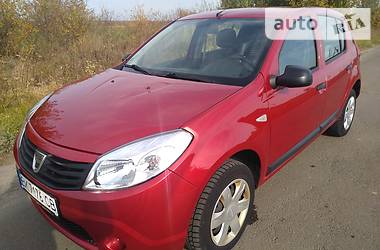 Хэтчбек Dacia Sandero 2012 в Ровно