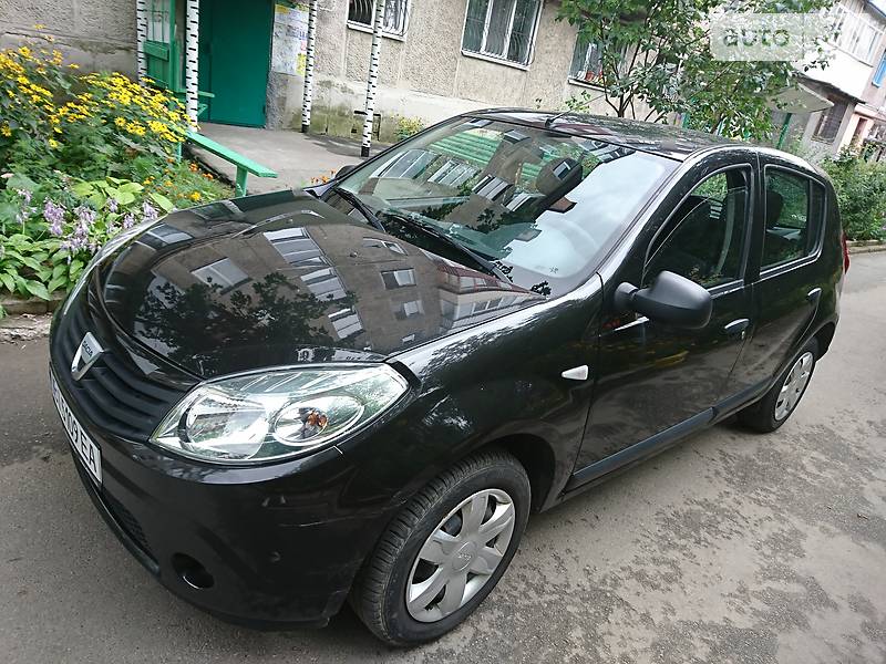 Хетчбек Dacia Sandero 2010 в Полтаві