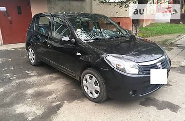 Хэтчбек Dacia Sandero 2011 в Ровно