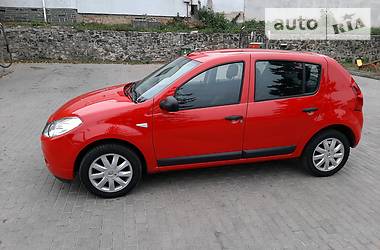 Хэтчбек Dacia Sandero 2009 в Ровно