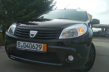 Хэтчбек Dacia Sandero 2009 в Самборе