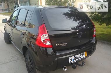 Хэтчбек Dacia Sandero 2009 в Самборе