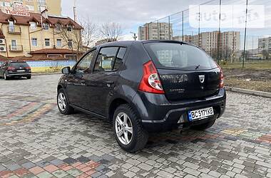 Хэтчбек Dacia Sandero 2009 в Львове