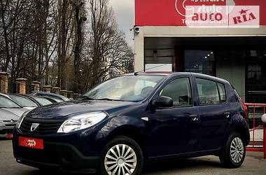 Хэтчбек Dacia Sandero 2010 в Киеве