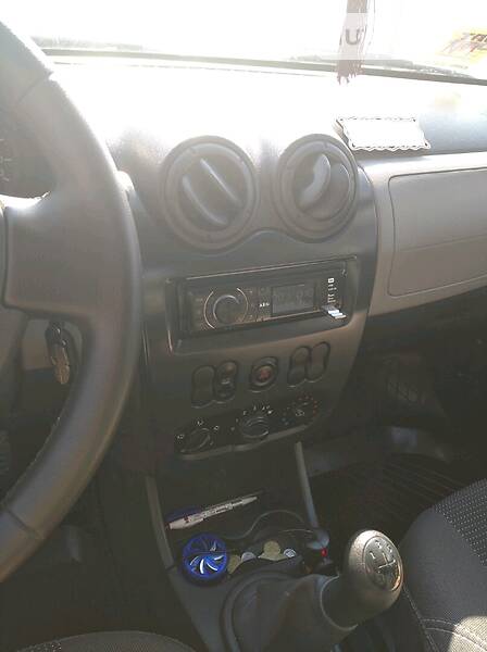 Хетчбек Dacia Sandero 2011 в Теофіполі