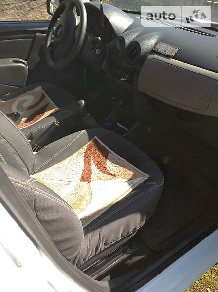 Хетчбек Dacia Sandero 2011 в Теофіполі