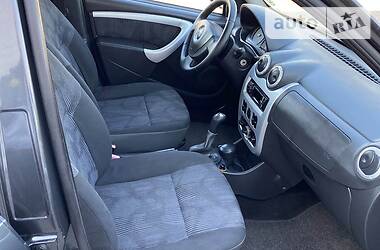 Хетчбек Dacia Sandero 2008 в 
