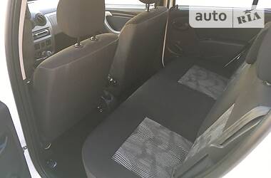 Хетчбек Dacia Sandero 2009 в 