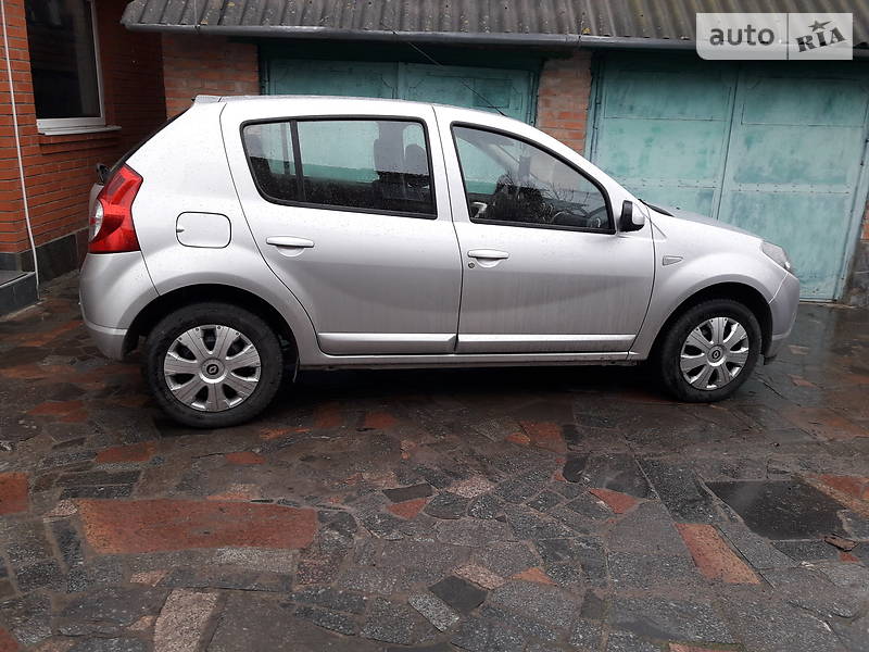 Хетчбек Dacia Sandero 2011 в Бердичеві