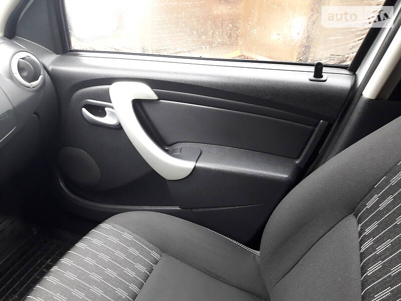 Хетчбек Dacia Sandero 2011 в Бердичеві