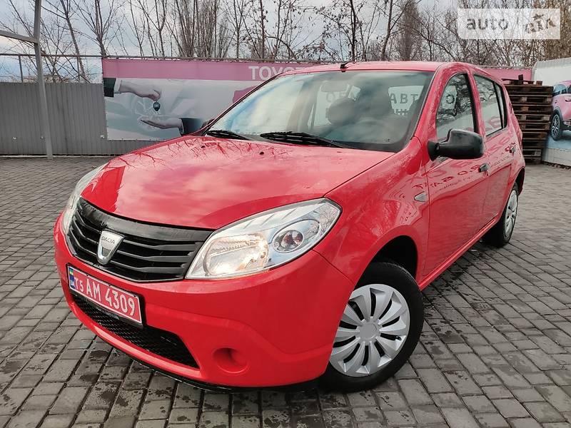 Хетчбек Dacia Sandero 2008 в 