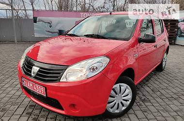 Хетчбек Dacia Sandero 2008 в 