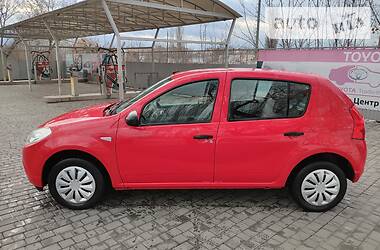 Хетчбек Dacia Sandero 2008 в 