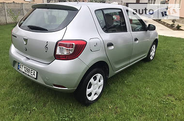 Хетчбек Dacia Sandero 2016 в 