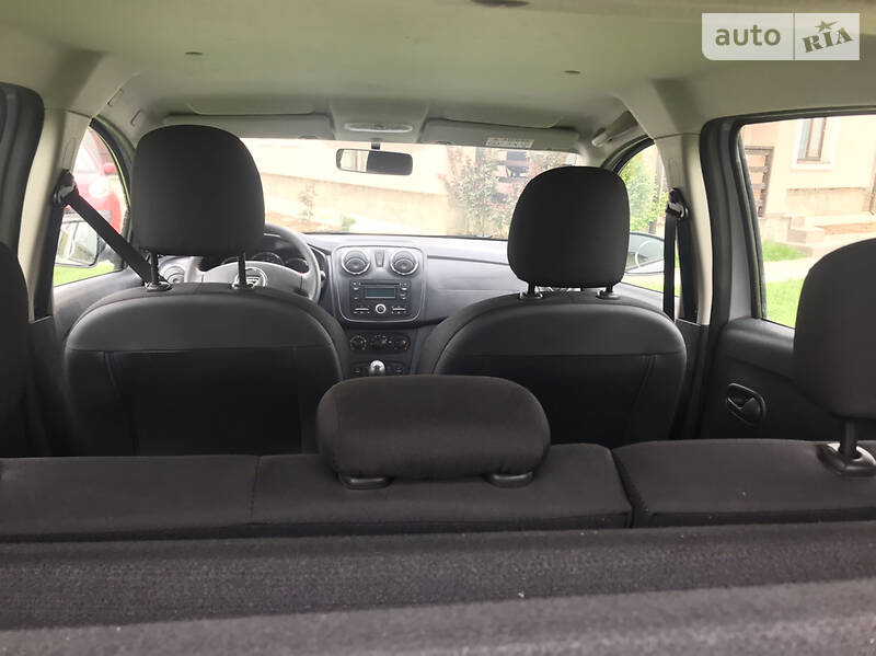 Хэтчбек Dacia Sandero 2016 в Ивано-Франковске