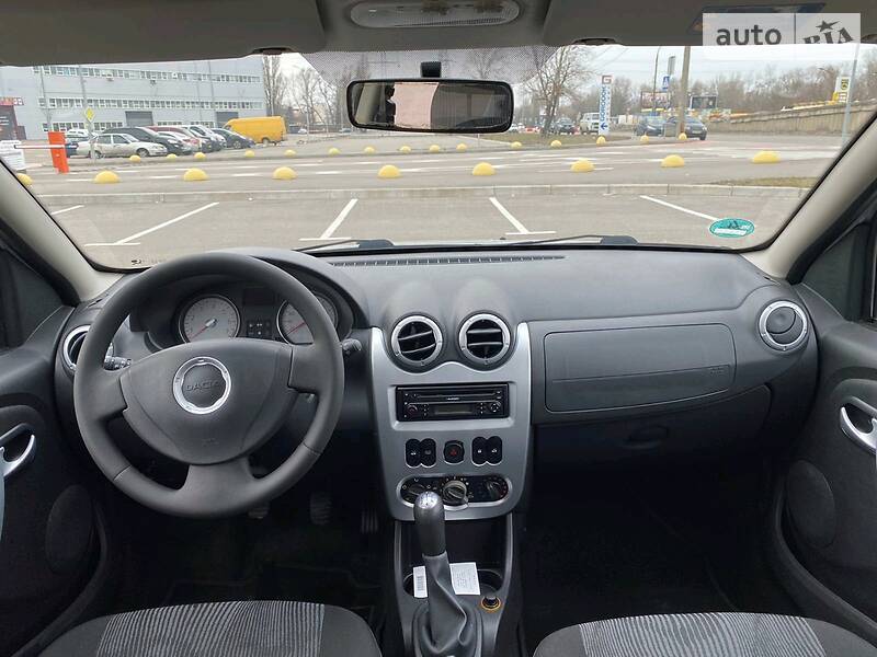 Хетчбек Dacia Sandero 2009 в Києві