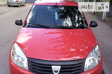 Хетчбек Dacia Sandero 2009 в 