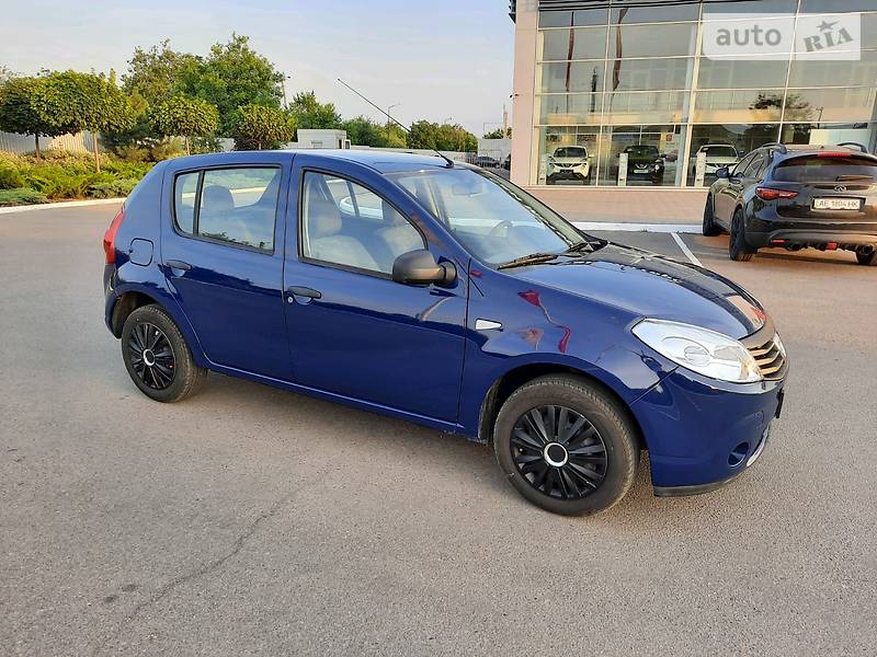 Хетчбек Dacia Sandero 2010 в Полтаві фото 2 Хетчбек Dacia Sandero 2010 в Полтаві