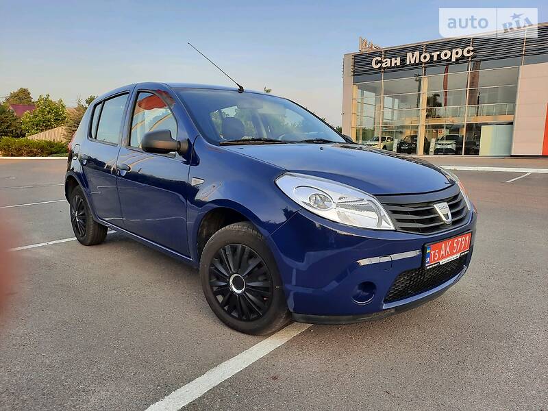 Хетчбек Dacia Sandero 2010 в Полтаві фото 4 Хетчбек Dacia Sandero 2010 в Полтаві