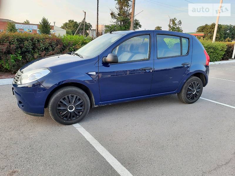 Хетчбек Dacia Sandero 2010 в Полтаві фото 18 Хетчбек Dacia Sandero 2010 в Полтаві